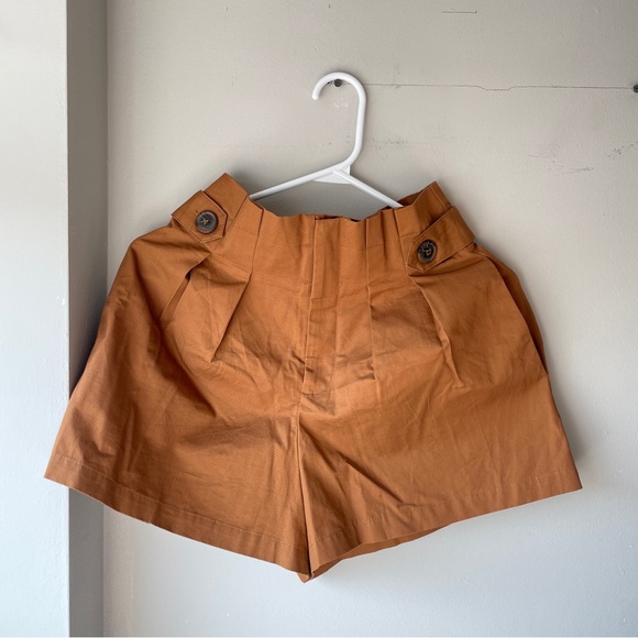 Forever 21 brown high waisted paper bag shorts. Brand new with tag. - Picture 6 of 6